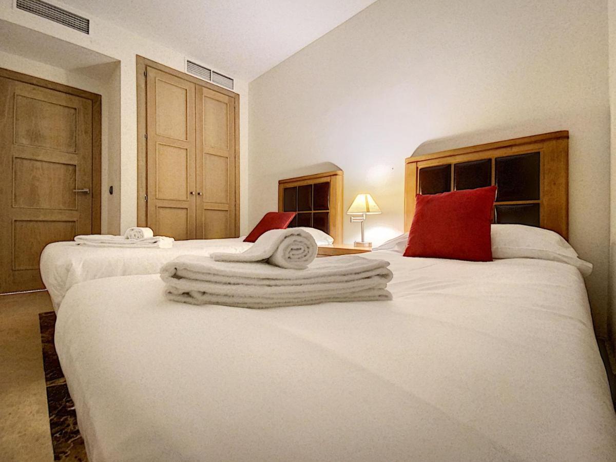Lovely Apartment With Pool & Sea Views - Marina Del Castillo 2129 Manilva Εξωτερικό φωτογραφία